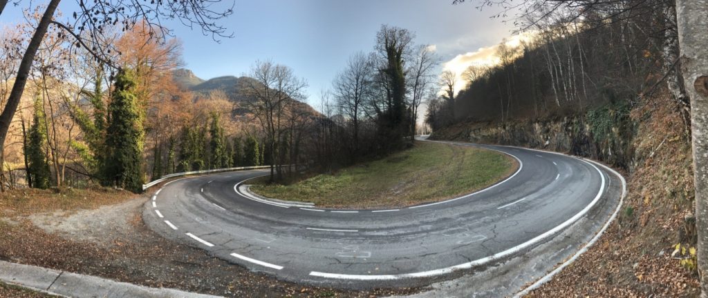 Carreteras secundaria del Pirineos. Ideal para c circular en Camper